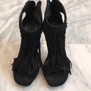 Chinese laundry fringe sandal